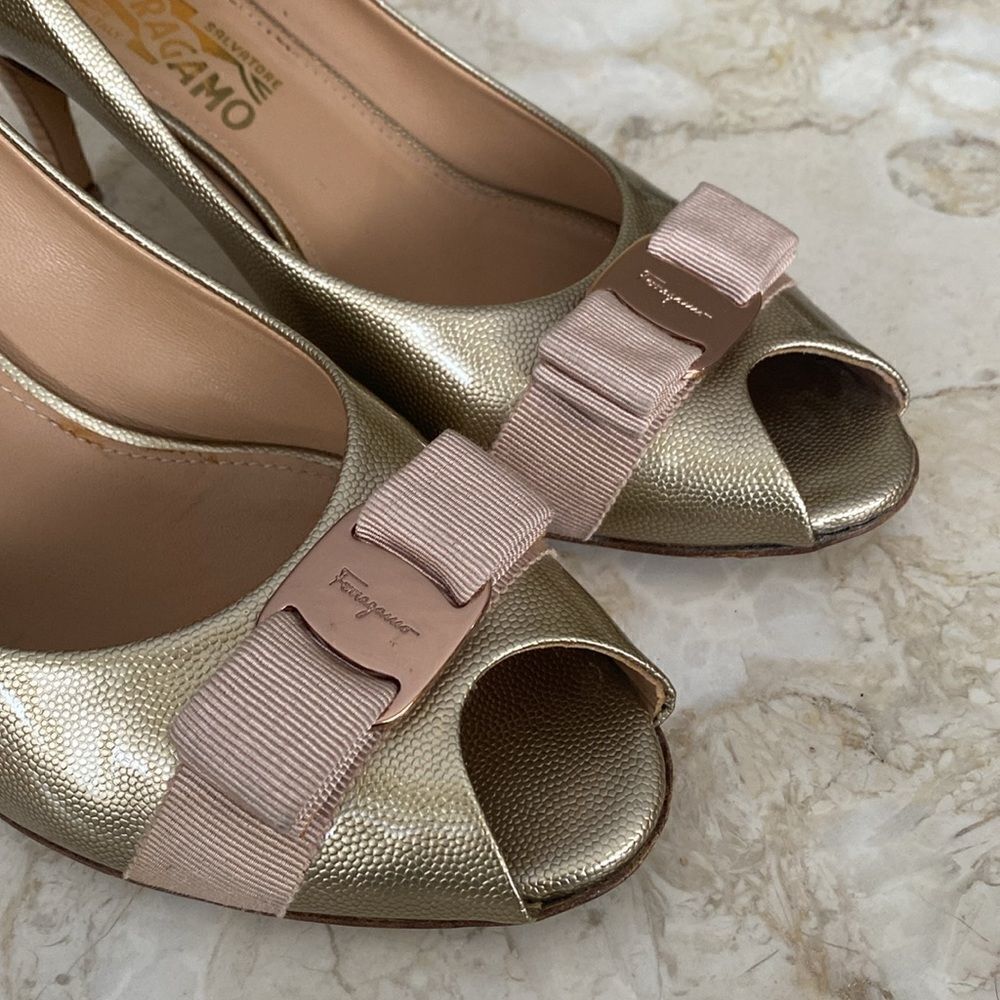 Salvatore Ferragamo Ribes Champagne Patent Leather Open Toe Pumps Heels - Picture 12 of 16